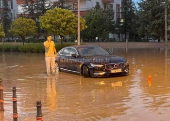 Konya’daki sağanak gurbetçileri de vurdu