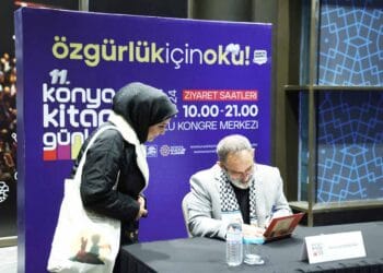Konya Kitap Günleri’nde sevilen yazarlar okuyucularıyla bir araya geldi
