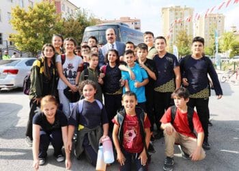 Konya’da, 7-18 yaş arası çocuk ve gençlere sürpriz doğum günü hediyeleri