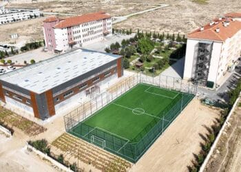 Selçuklu Fen Lisesi kapalı spor salonu ve suni çim sahasına kavuşuyor