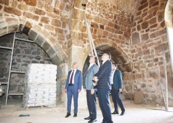 Altay, restorasyonu devam eden Raziye Sultan Kervansarayı’nı inceledi