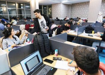 Konya’da öğrencilere tatlı destek