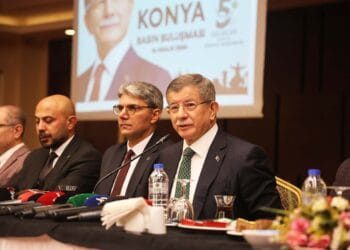 Davutoğlu: Esad halkını katletti, İsrail’e tek kurşun atmadı
