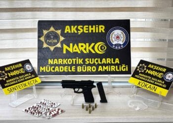 Akşehir’de polis şüphe üzerine durdurdu: Kokain ve silah çıktı