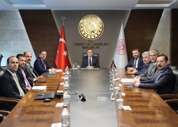 AK Parti Konya Milletvekili Ziya Altunyaldız, Konya Büyükşehir Belediye Başkanı Uğur İbrahim Altay ve AK Parti Konya İl Başkanı Fatih Özgökçen, Sanayi ve Teknoloji Bakanı Mehmet Fatih Kacır’ı ziyaret etti.