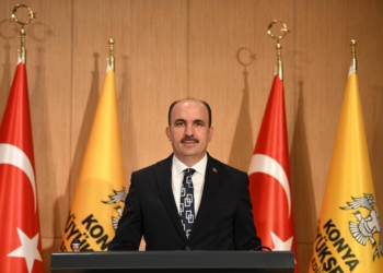 Konya Büyükşehir Belediye Başkanı Uğur İbrahim Altay, mübarek üç ayların başlangıcı ve Regaip Kandili dolayısıyla yayımladığı mesajda, bu müstesna gecelerin tefekkür, arınma ve kardeşlik için önemli bir fırsat olduğunu vurguladı.