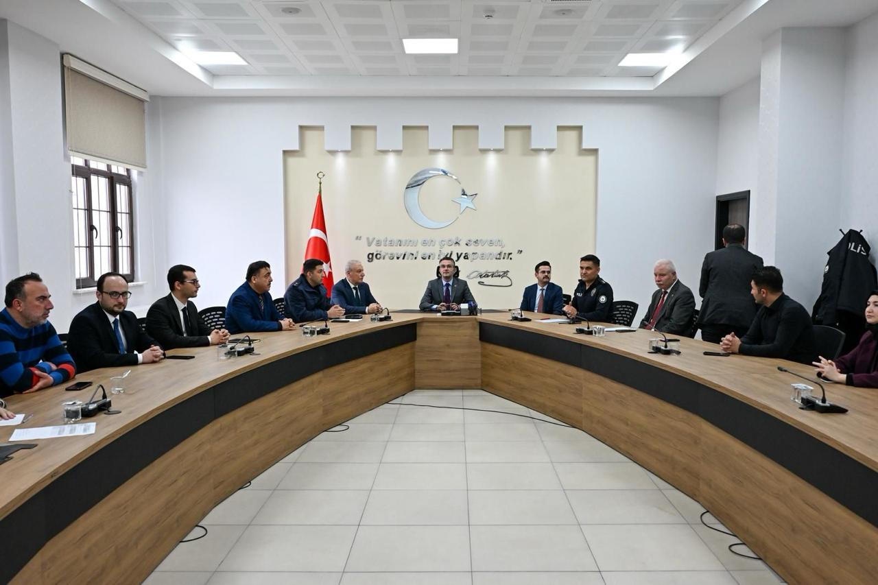 Konya’nın Kulu ilçesinde Bağımlılıkla Mücadele İlçe Koordinasyon Kurulu’nun 2025 yılı son toplantısı, Kaymakam Ömer Faruk Canpolat başkanlığında gerçekleştirildi.