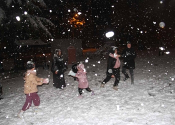 Beyşehir’de yağmur yerini kara bıraktı
