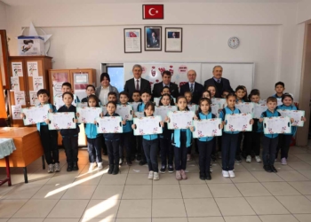 Selçuklu’da karne heyecanı: Ahmet Pekyatırmacı öğrencilerle buluştu