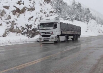 Akseki-Seydişehir kara yolunda kar yağışı