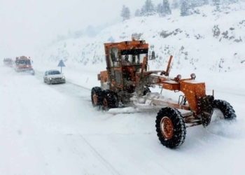 Alacabel’de kar kalınlığı yer yer 30 santimetreye ulaştı