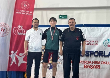 Halter ve güreşte Karatay rüzgarı