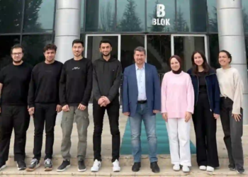 Selçuk Üniversitesi Yıldırım Takımı Singapur’dan İnovasyon Ödülüyle döndü