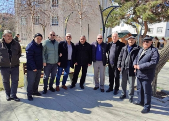 Sertdemir cami çıkışı vatandaşlarla buluştu