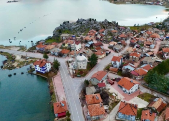 Derebucak’ta yağışlar taşkına yol açtı
