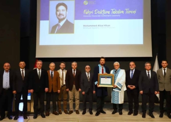 NEÜ’de Afzal Khan’a fahri doktora unvanı verildi