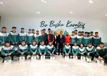 Şampiyon sporcular Karatay’ın göğsünü kabarttı