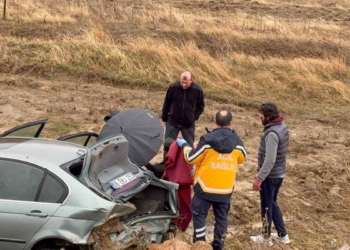 Seydişehir’de otomobil şarampole uçtu