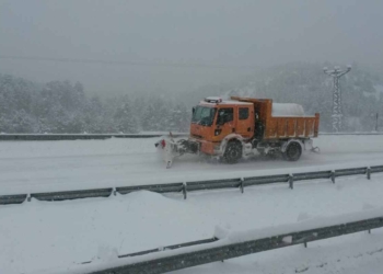 Antalya-Konya Karayolu’nda kar etkili oluyor
