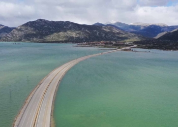 Antalya-Konya karayolunda su çekilmeye başladı