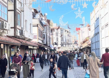 Konya’da Ramazan coşkusu: İş yerleri sahura kadar açık kalacak