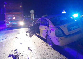 Karapınar’da tır ile ticari taksi çarpıştı: 1 yaralı