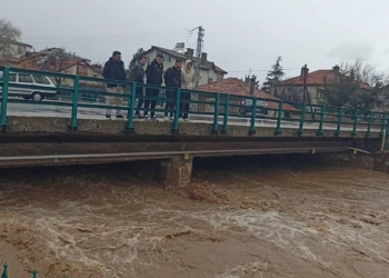Seydişehir’de yağış sonrası sel dereleri taşırdı