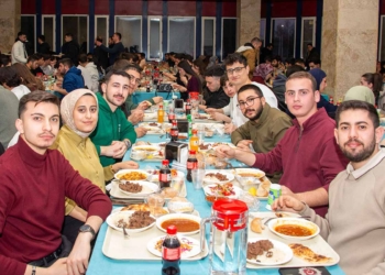 Selçuk Üniversitesi merkez yemekhanesinde 4 bin öğrenci iftar sofrasında buluştu