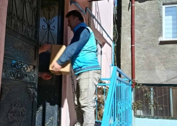 Derebucak’ta yardım kolileri sahiplerine ulaştırıldı