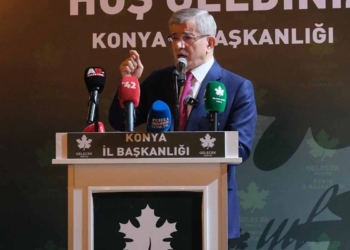 Davutoğlu Konya’dan seslendi: “Emperyalist planlara boyun eğmeyiz”