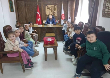 Beyşehir’de miniklerden ihtiyaç sahiplerine bağış