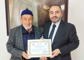84 yaşındaki hafız Mevlüt Şanal, Konya ikincisi oldu