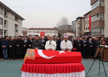 Çekmeköy’de bıçaklı saldırıda yaşamını yitiren öğretmen Fatma Nur Özçelik Konya’ya uğurlandı