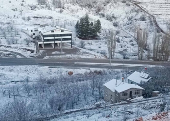 Konya’nın Hadim ilçesi beyaza büründü
