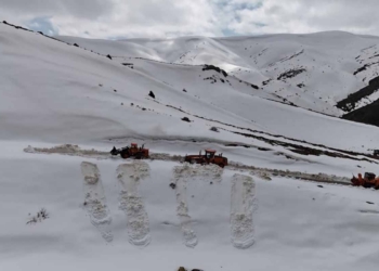 Konya’da 4 aydır karla kapanan yol açılıyor