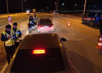Konya-Aksaray kara yollarında jandarmadan gece yarısı şok uygulama