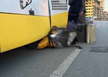 Meram’da motosikletli kurye belediye otobüsüne çarptı: 1 yaralı