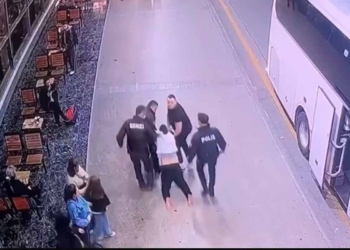 Konya’daki babasını öldüren zanlının Bursa Otogarı’nda yakalanma anı kameralara yansıdı.