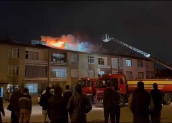 Konya’da apartmanda yangın çıktı