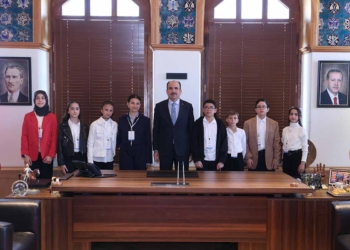 Konya’da 23 Nisan öncesi çocuk meclisi ziyareti