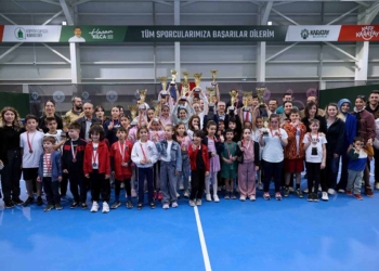 Karatay’da 23 Nisan’a özel tenis turnuvası heyecanı