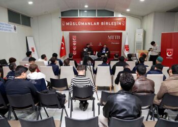 Hasan Kılca gençlerle buluştu