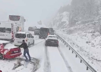 Konya-Alacabel kara yolunda kar yağışı ulaşımı etkiledi