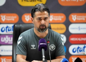 İlhan Palut: “Bu deplasmandan alınan 1 puan bizim için kazanç”