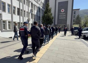 Konya dahil 4 ilde büyük operasyon: Çok sayıda silah ele geçirildi
