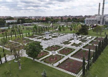 Büyükşehir’den Konya’ya 1 milyon 800 bin çiçek