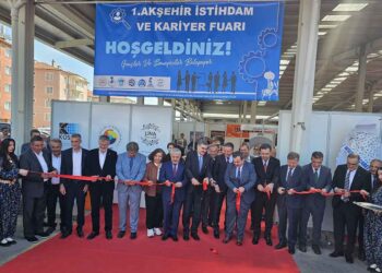 Akşehir’de gençler için kritik buluşma: 1. İstihdam ve Kariyer Fuarı açıldı