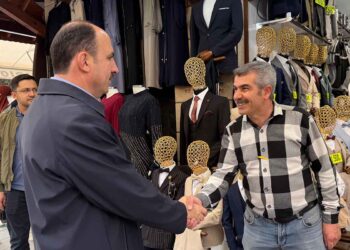 Altay bayram öncesi esnaf ve vatandaşlarla buluştu