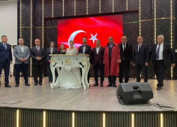 MHP heyeti genç çiftin mutluluğuna ortak oldu