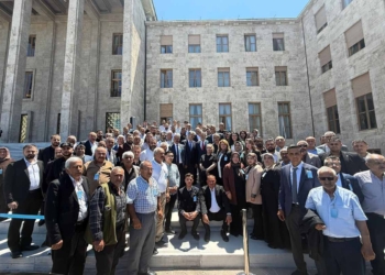 AK Parti Konya teşkilatları grup toplantısında buluştu